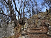 56 In decisa salita per cima Monte Zucco